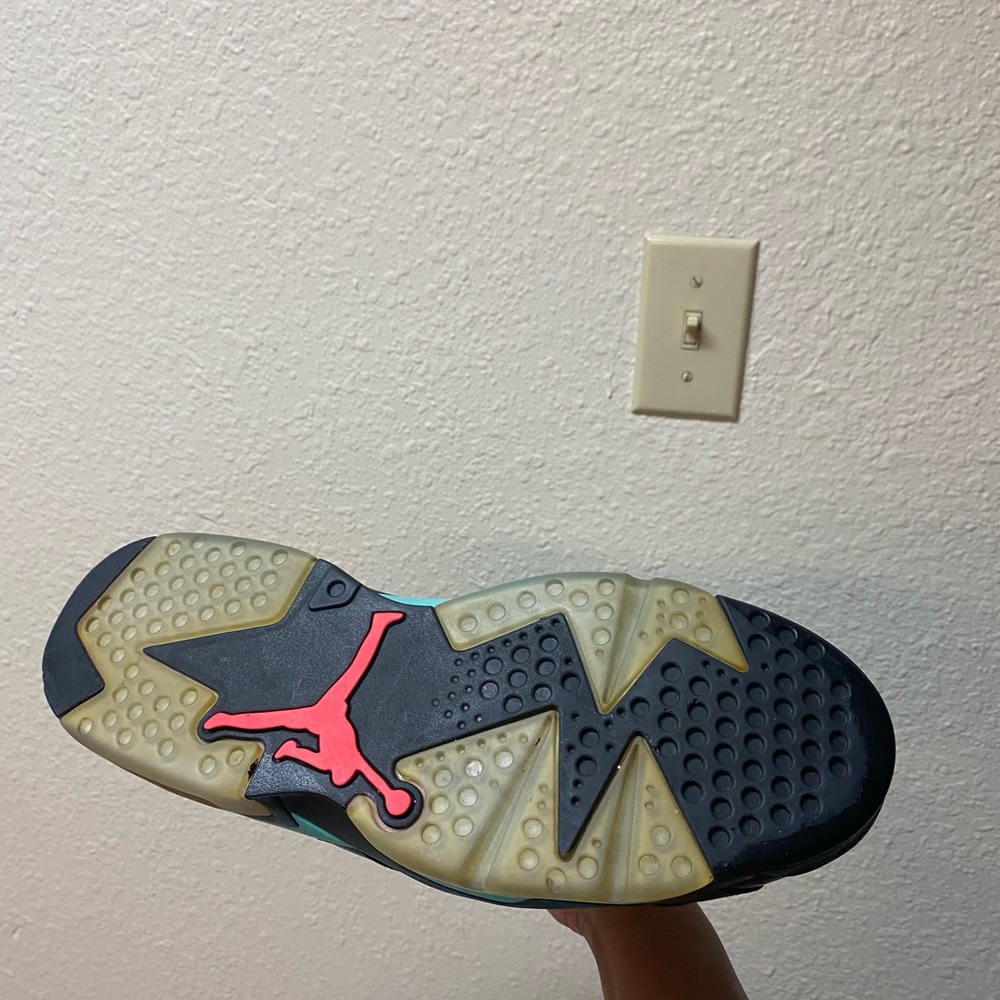 Nike - Picture 3 of 4